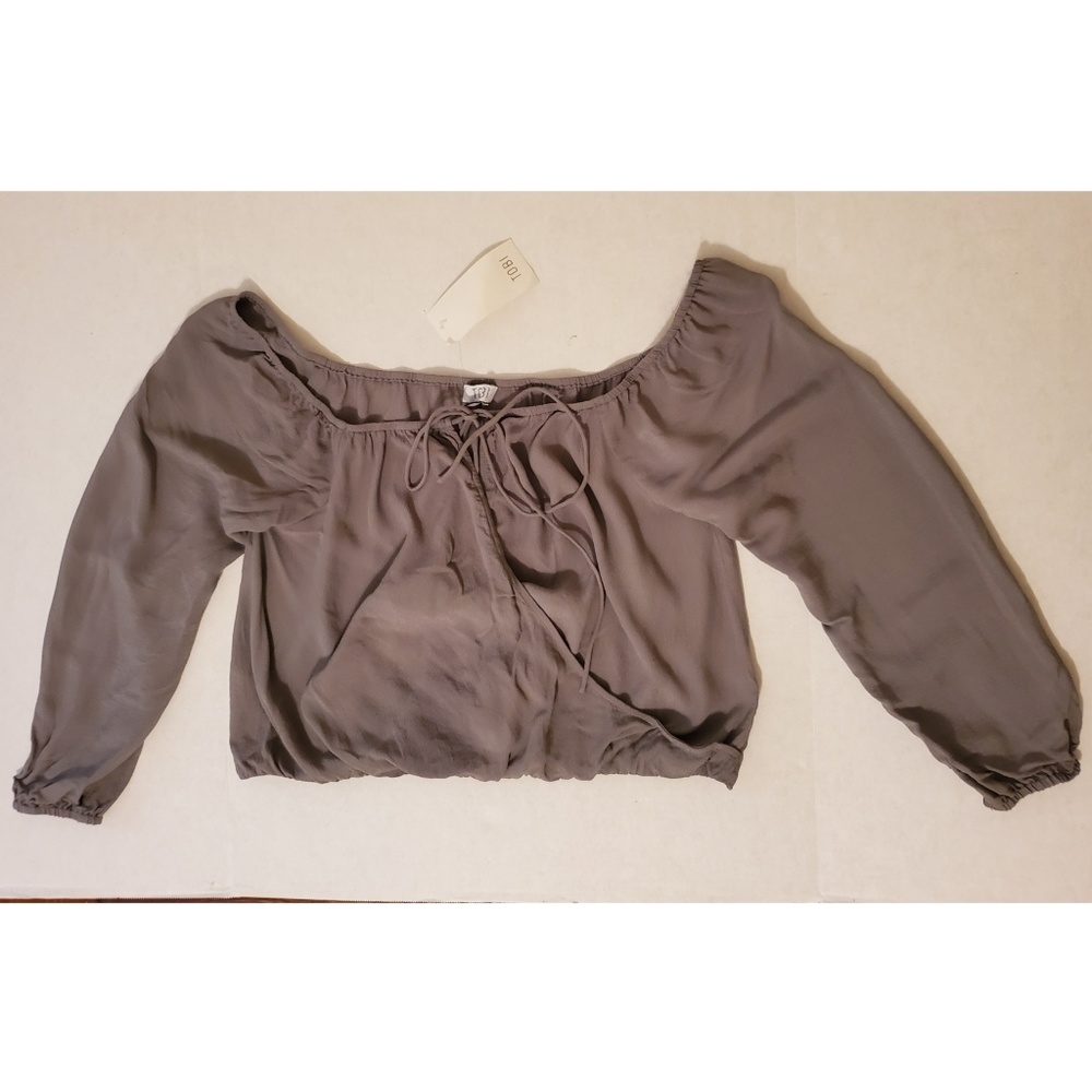 Tobi off the shoulder Crop